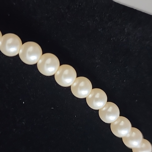 Pearl necklace (manufactured) - Picture 2 of 3